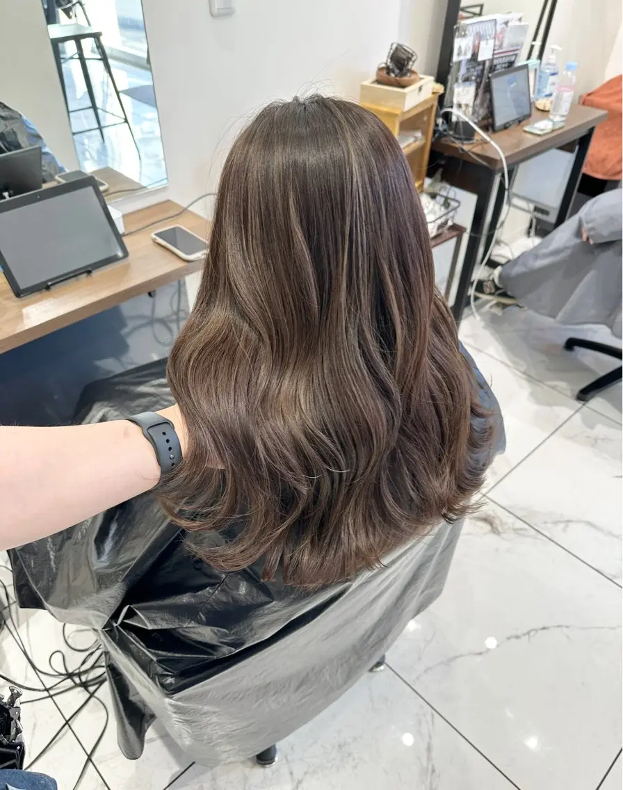 ミディアム カラー ヘアアレンジ グレージュ カット ヘアカラー トリートメント ノンダメージ髪質改善 カラー💎/KURAのヘアスタイル