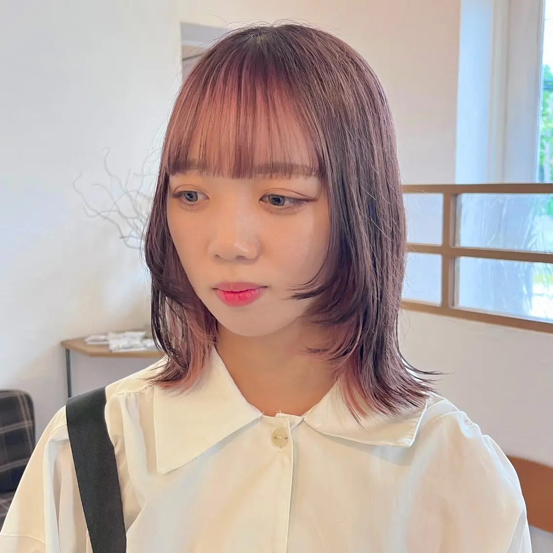 ミディアム カラー インナーカラー 顔まわりレイヤー レイヤーカット 伊藤ゆかり/髪質改善 /透明感カラーのヘアスタイル