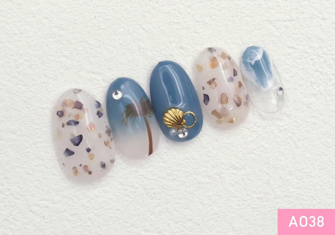 ネイル ゴールド 池袋🪐 Nailのネイルデザイン