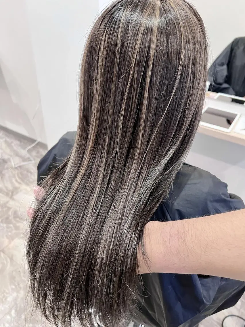 各種ハイライト(ケアBL込み)+オージュア5ステップトリートメント✨の写真