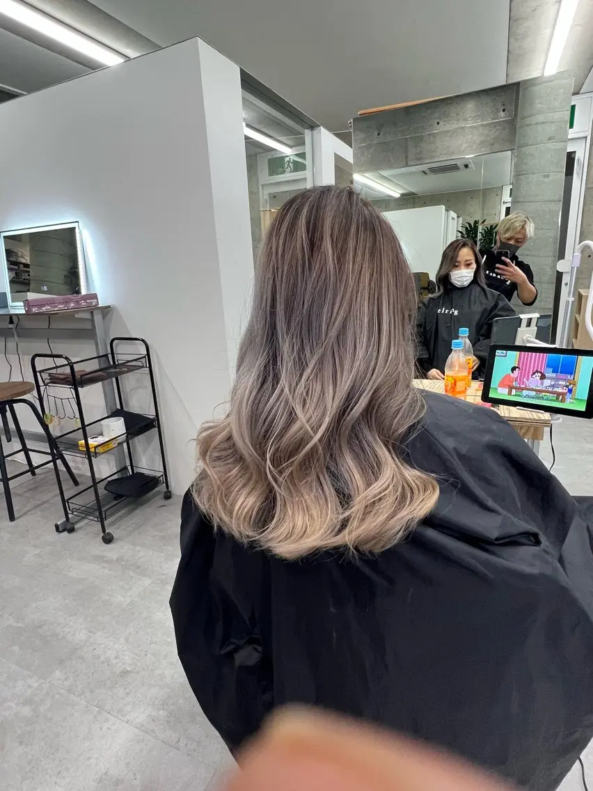 ロング カラー バレイヤージュ ブリーチ レイヤーカット ヘアカラー トリートメント 艶髪✨ブリーチ職人 yasuのヘアスタイル