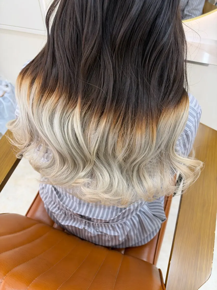 ロング カラー カット ヘアカラー トリートメント ヘッドスパ ブリーチカラー🦖 岡部木乃夏のヘアスタイル
