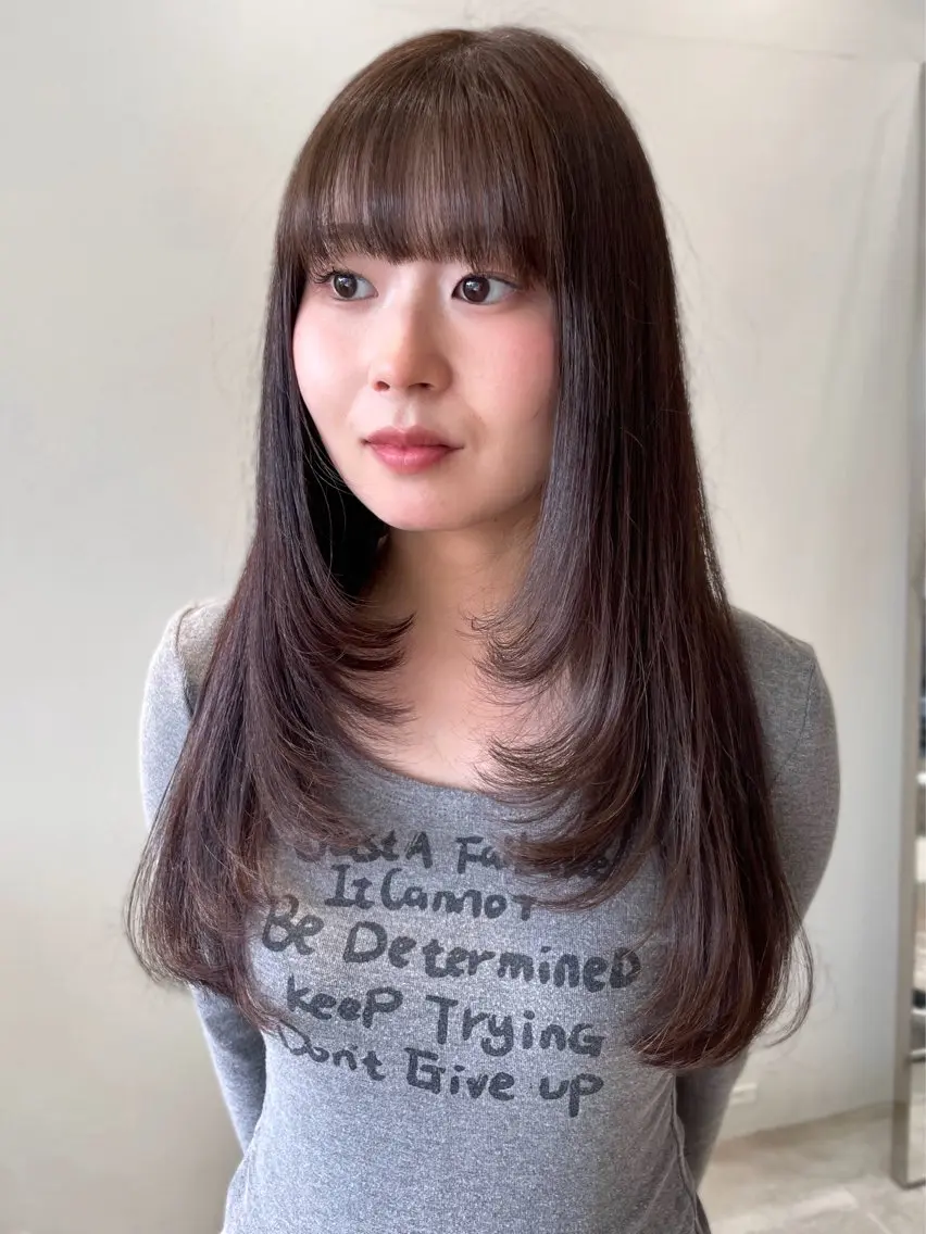 ロング カラー カット ヘアカラー 林 千聖のヘアスタイル