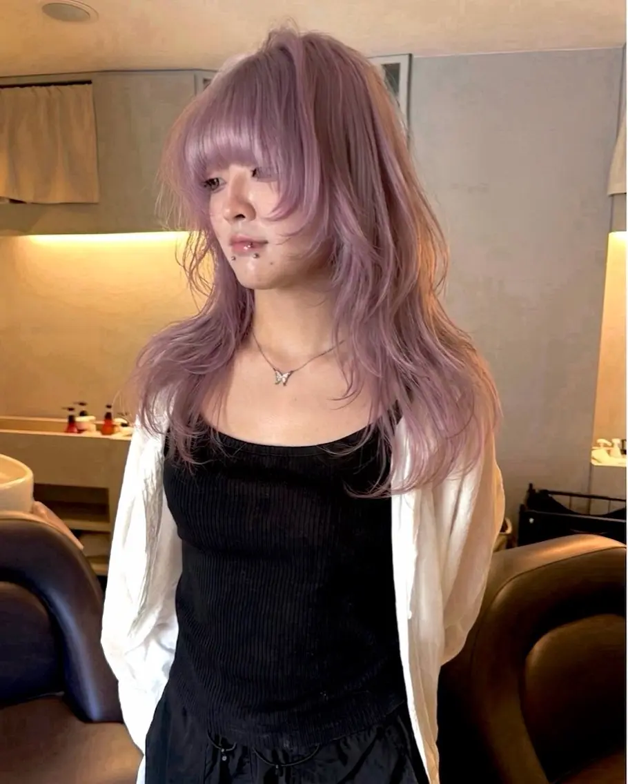セミロング カラー ピンクカラー ホワイトピンク ハッシュカット レイヤーカット カット ヘアカラー トリートメント RAIMA ケアハイトーンのヘアスタイル