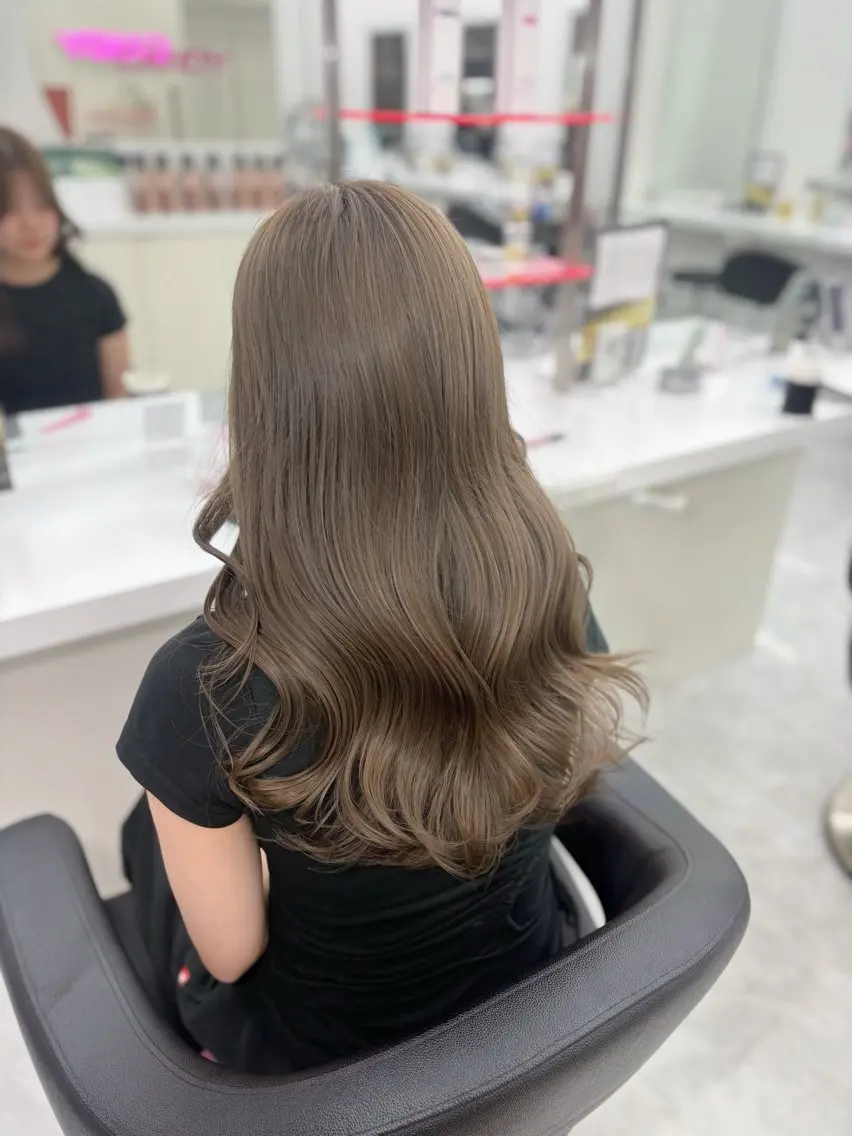ロング カラー ヘアカラー トリートメント ベージュ×レイヤー 🎼横浜/miu🤎のヘアスタイル