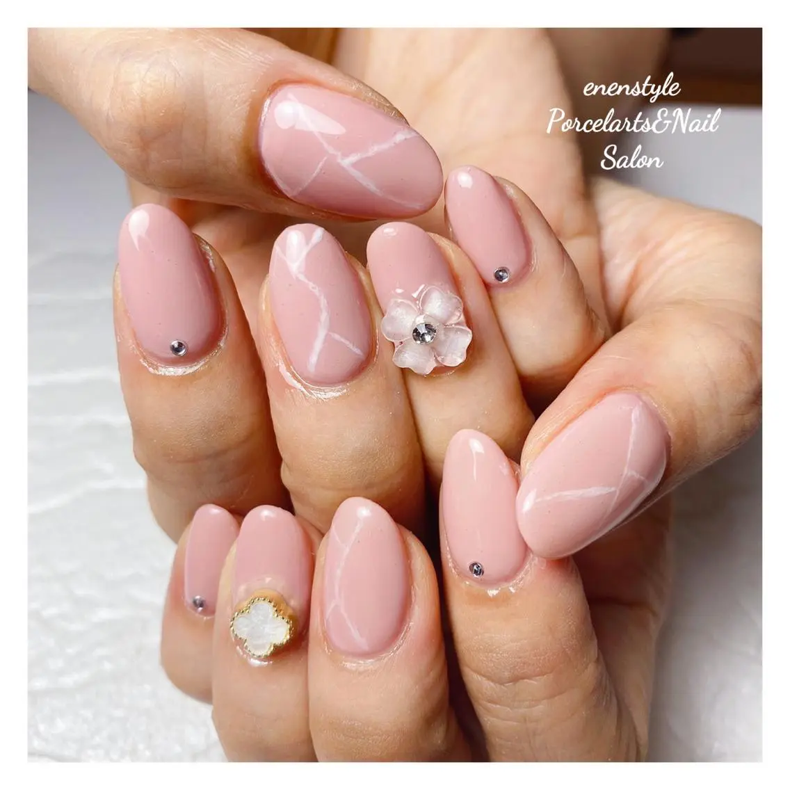 ミディアム ネイル 🐾enen style 🐾のネイルデザイン