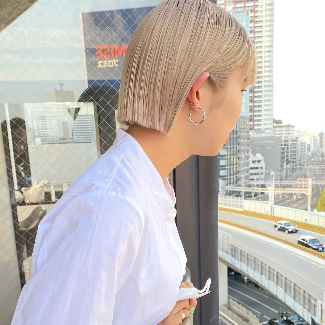 ミディアム カラー 🌱大人ハイトーン RENのヘアスタイル