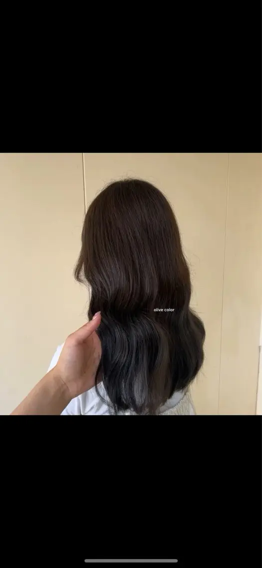 セミロング カラー オリーブカラー カシェリタ🌛 ハルナのヘアスタイル
