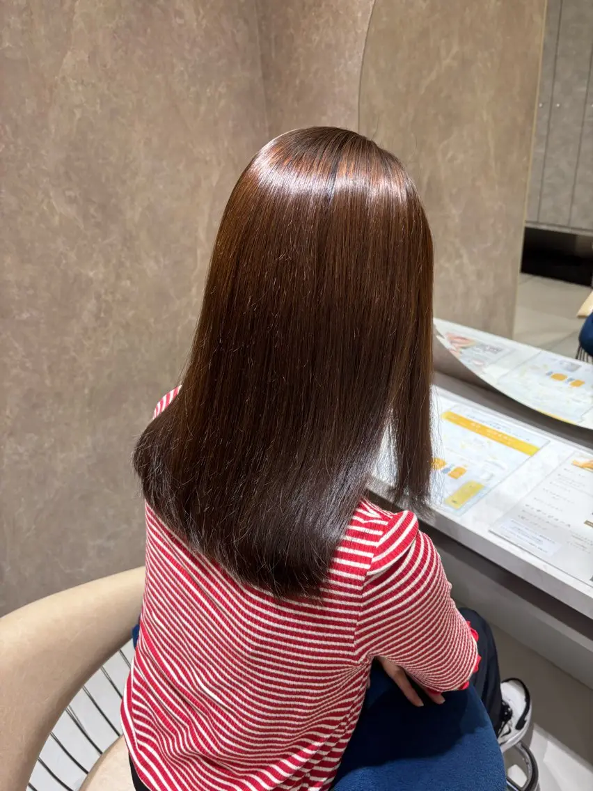 セミロング EARTH三ツ境 舞夏のヘアスタイル