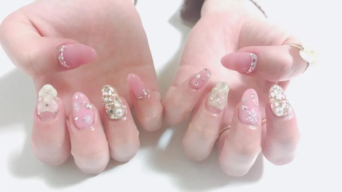 ネイル ピンク ホワイト Flam Nailのネイルデザイン