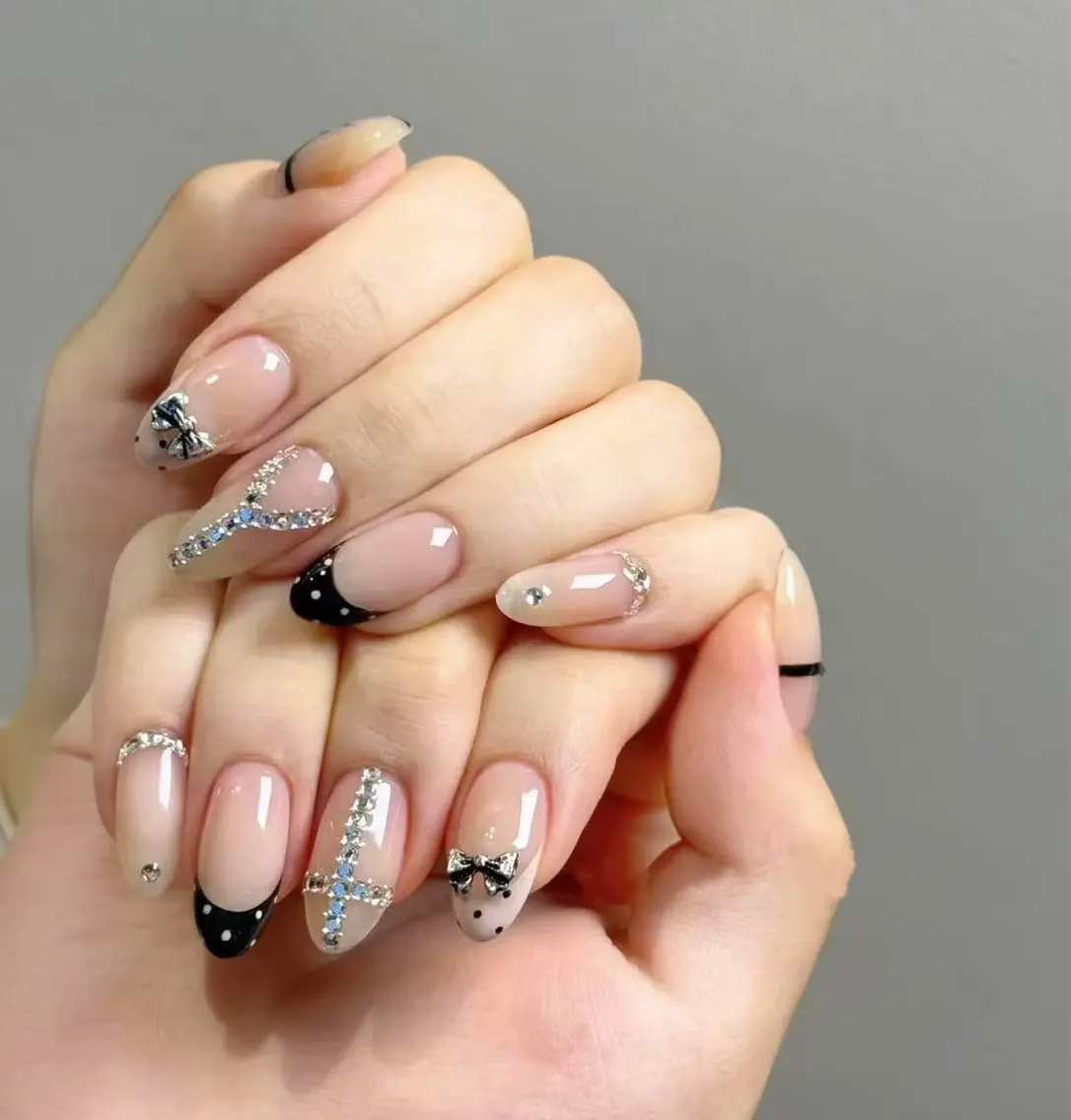 ネイル オーロラネイル フラワーネイル フットネイル フレンチネイル ジェルネイル ハンドネイル BabyYouMi nailのネイルデザイン