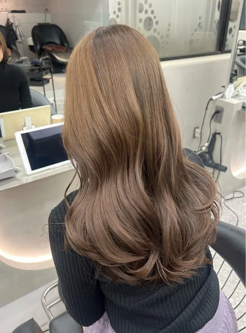 ロング カット ヘアカラー MOMOHA/ 🍑レイヤーカットのヘアスタイル
