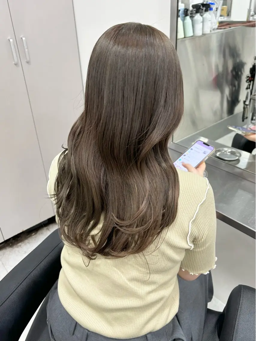 ロング カラー ベージュカラー 透明感カラー オリーブベージュ レイヤーカット 韓国レイヤー/ 縮毛矯正🎀minaのヘアスタイル