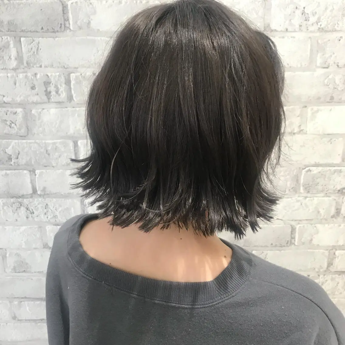 ショート カラー 透明感カラー ダークグレー ヘアカラー トリートメント Oopsレイヤー 加藤澄都のヘアスタイル