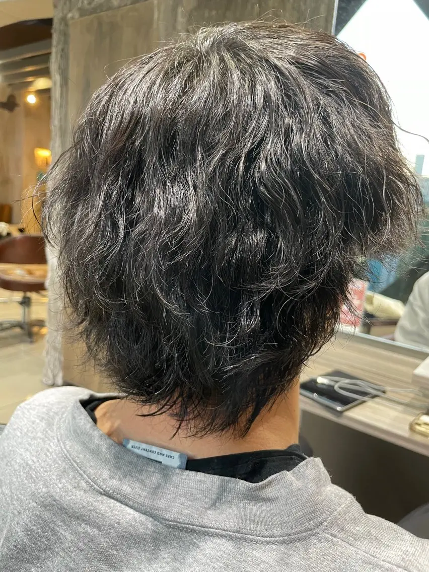 ミディアム パーマ メンズ カット パーマ 透明感カラー& メンズアイブロウ専門のヘアスタイル