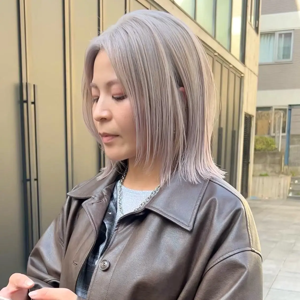 ショート ヘアカラー 🤍レイヤーカット ハイトーンまりん🤍のヘアスタイル
