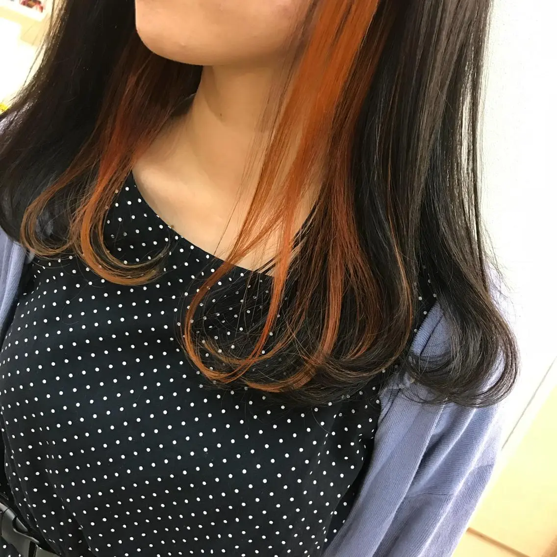 セミロング カラー アッシュ ダークアッシュ イヤリングカラー オレンジ 顔まわり🤍小顔 カット🤍みさきのヘアスタイル