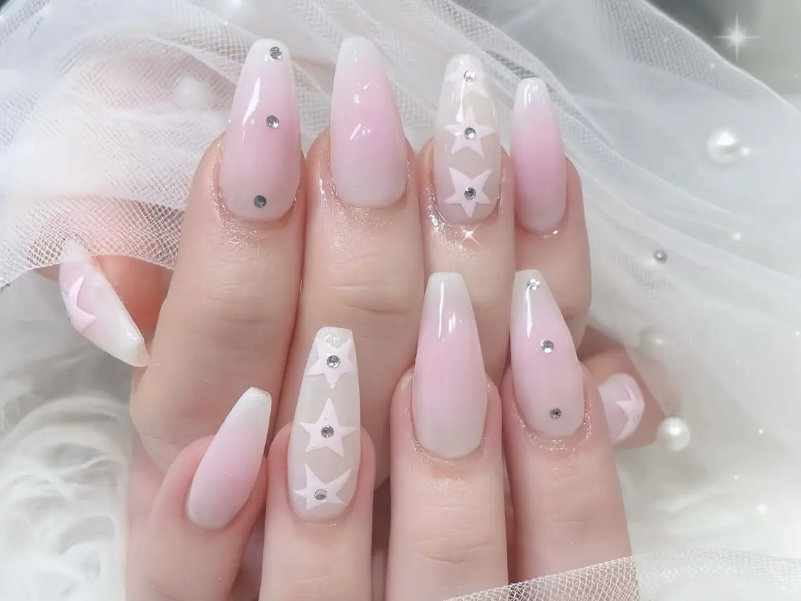 ネイル アートネイル ガーリー 韓国ネイル 持ち込み ニュアンスネイル Rin Nail 新大久保店のネイルデザイン