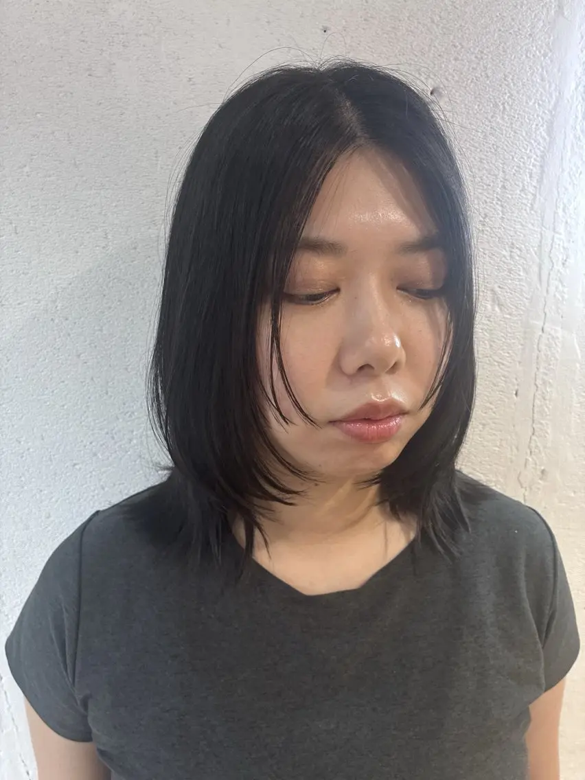 ミディアム ミディアムレイヤー 顔まわりレイヤー レイヤーカット 齊下 幹のヘアスタイル