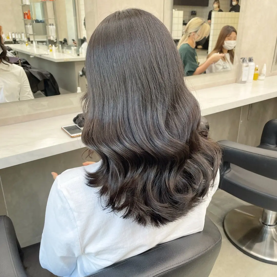 セミロング カラー パーマ ヘアアレンジ メンズ キッズ 🦋韓国レイヤー｜ 透明感グレージュ🦋のヘアスタイル