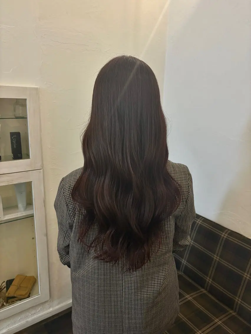 ロング カラー レッドカラー カット ヘアカラー 吉岡 茉穂のヘアスタイル