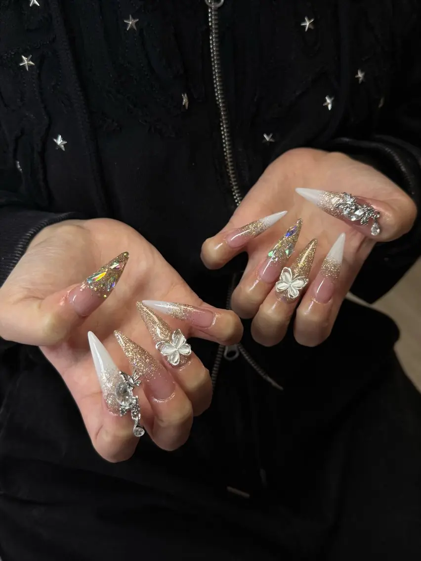 ハンドネイル muchanail miu🎀のネイルデザイン