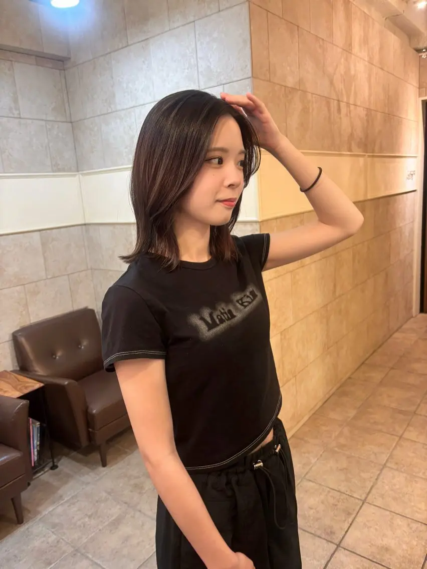 ミディアム 恩田 美波のヘアスタイル