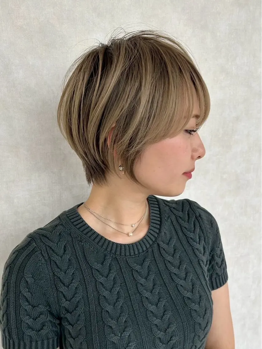ショート レイヤーカット 榊原 朋香のヘアスタイル