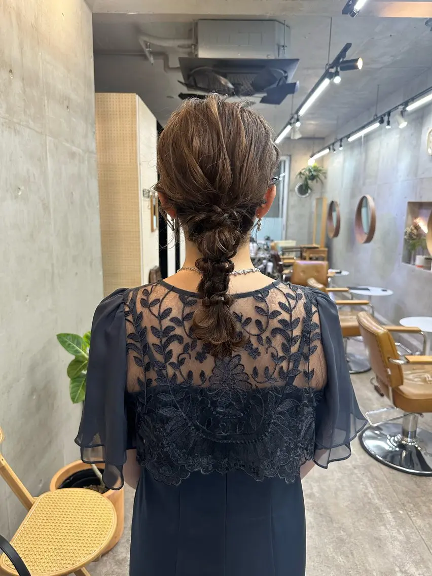 ミディアム カラー ヘアアレンジ ベージュカラー ブリーチ ブラウンカラー ケアブリーチ グレージュ ヘアセット カットモデル募集中 ／HARUKA🎀のヘアスタイル
