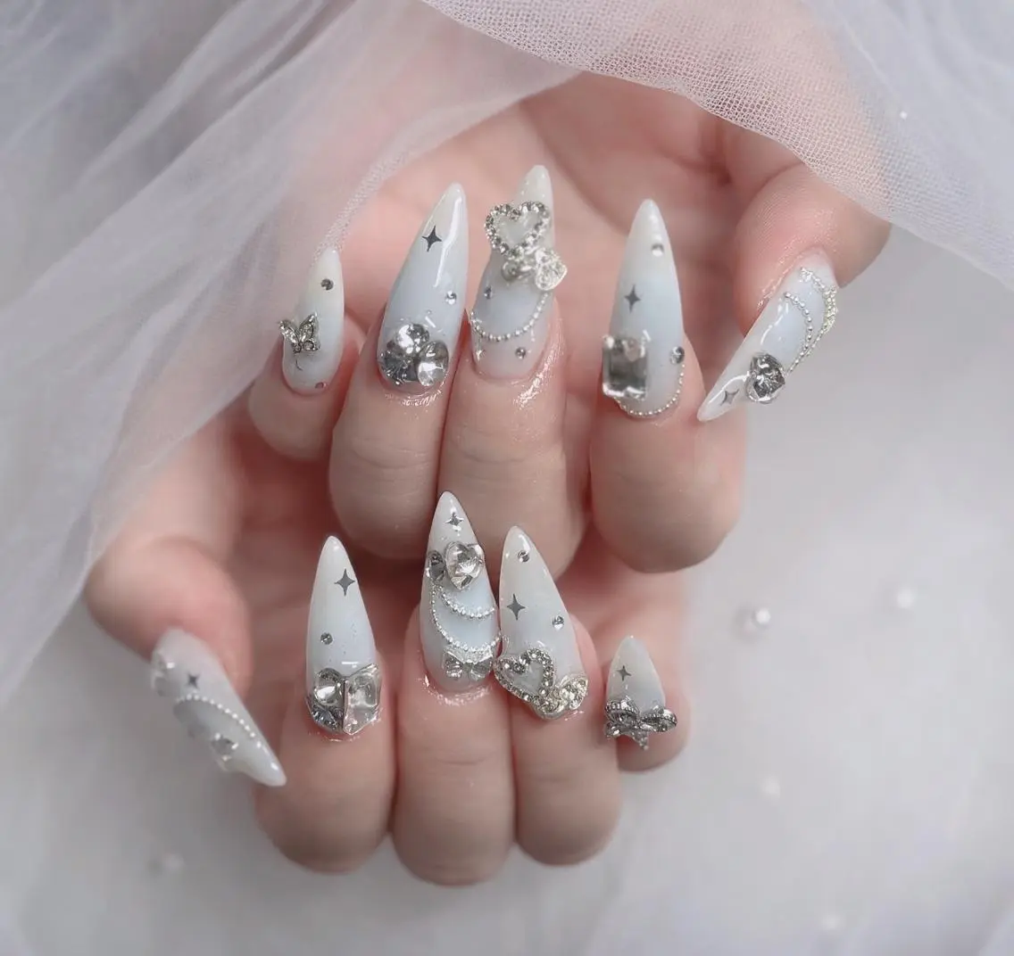 ネイル オーロラネイル フレンチネイル ジェルネイル ハロウィン キラキラネイル ハンドネイル H.baby Nail Salonのネイルデザイン