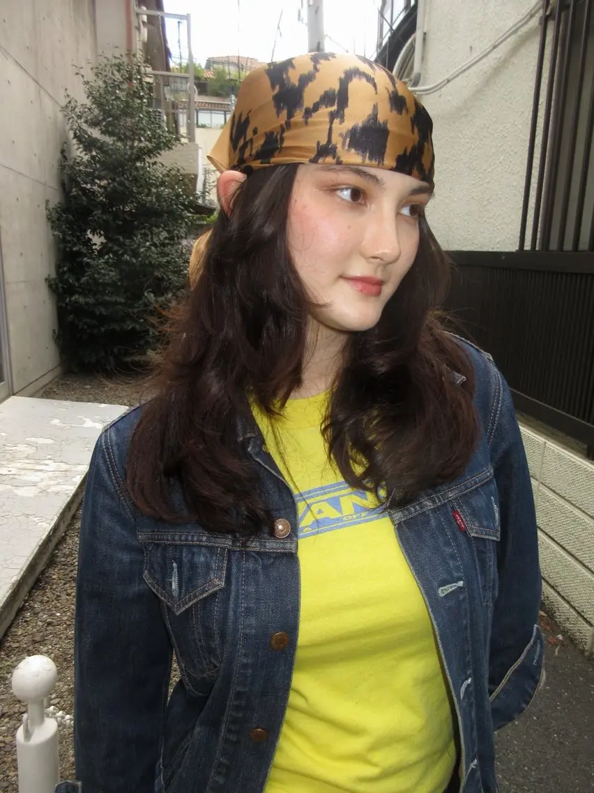 セミロング レイヤーカット\ウル フ　chinatsuのヘアスタイル