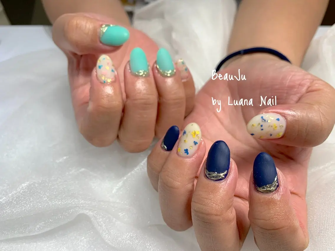 ネイル マットネイル ミラーネイル ハンドネイル BeauJu by Luana Nailのネイルデザイン