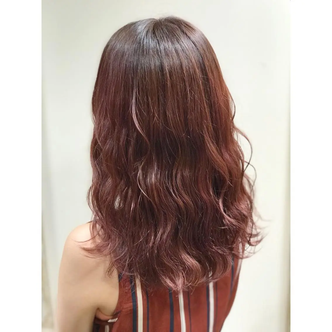 セミロング カラー アッシュ バレイヤージュ ピンクカラー ピンクアッシュ レイヤーカット ヘアカラー トリートメント 松村 未央のヘアスタイル