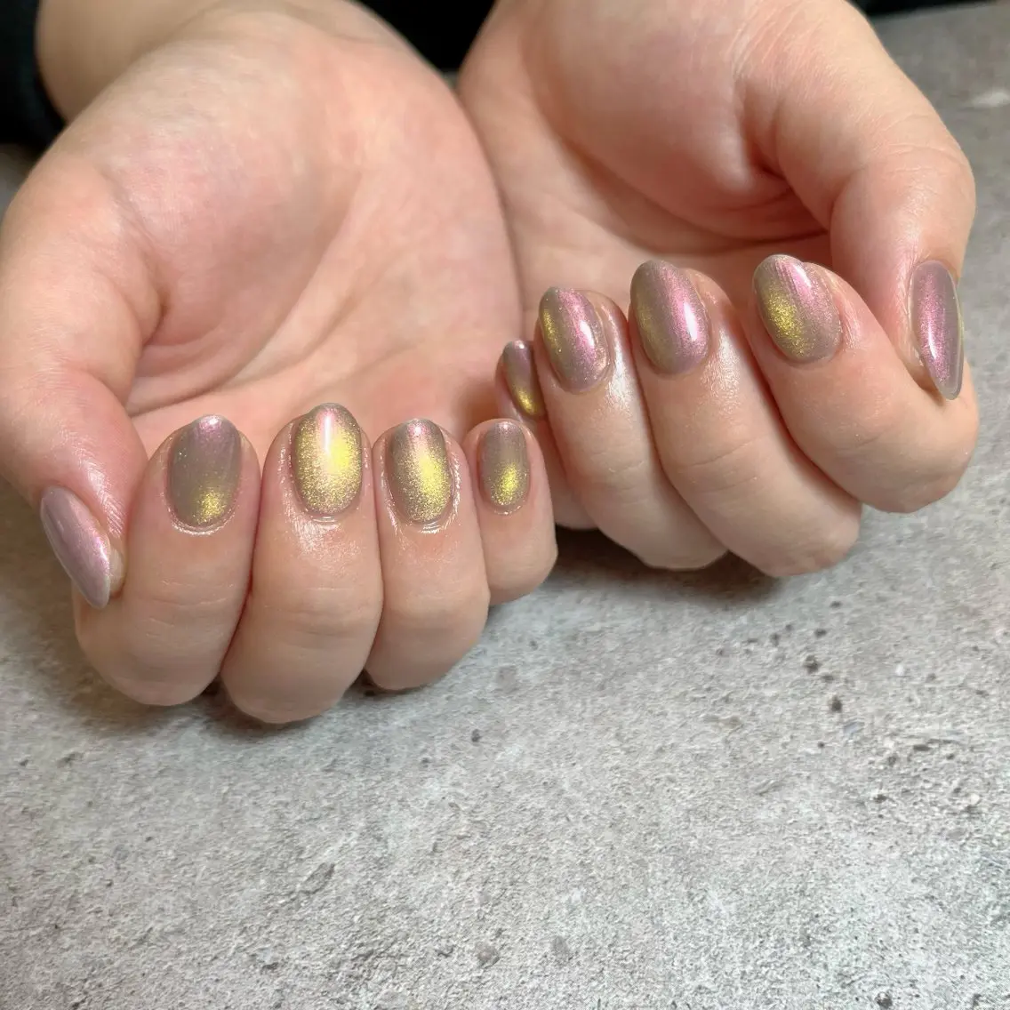 ネイル マグネットネイル ピンク 黄色 ハンドネイル WAVY_nail YUIKAのネイルデザイン