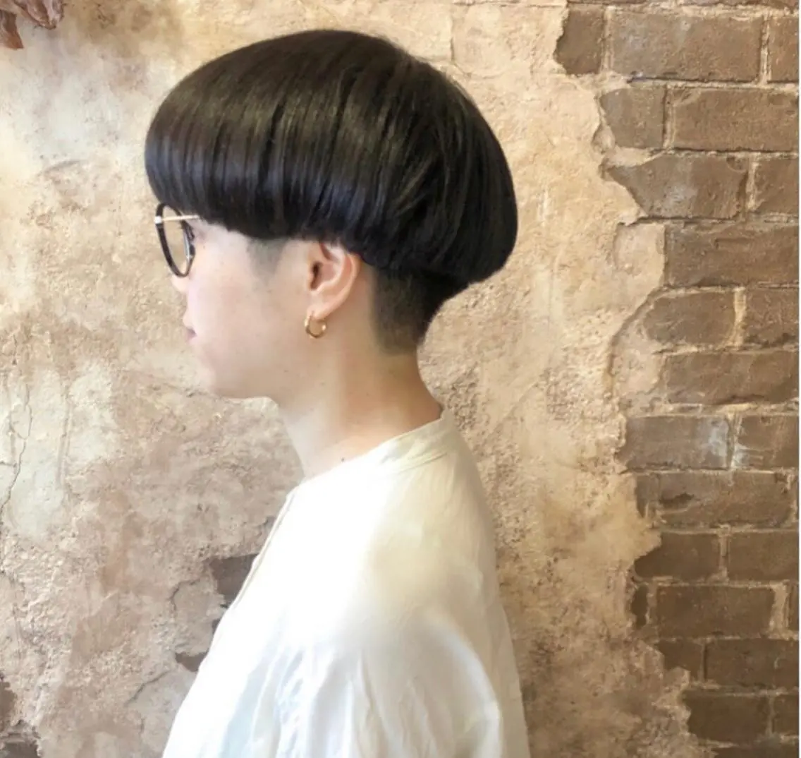 ショート カラー カット ブリーチ、パーマ 西部笑のヘアスタイル