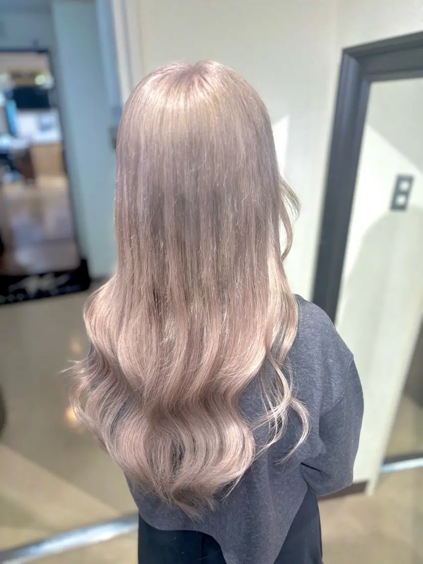 ロング ブリーチカラー🎀 エクステmiinaのヘアスタイル