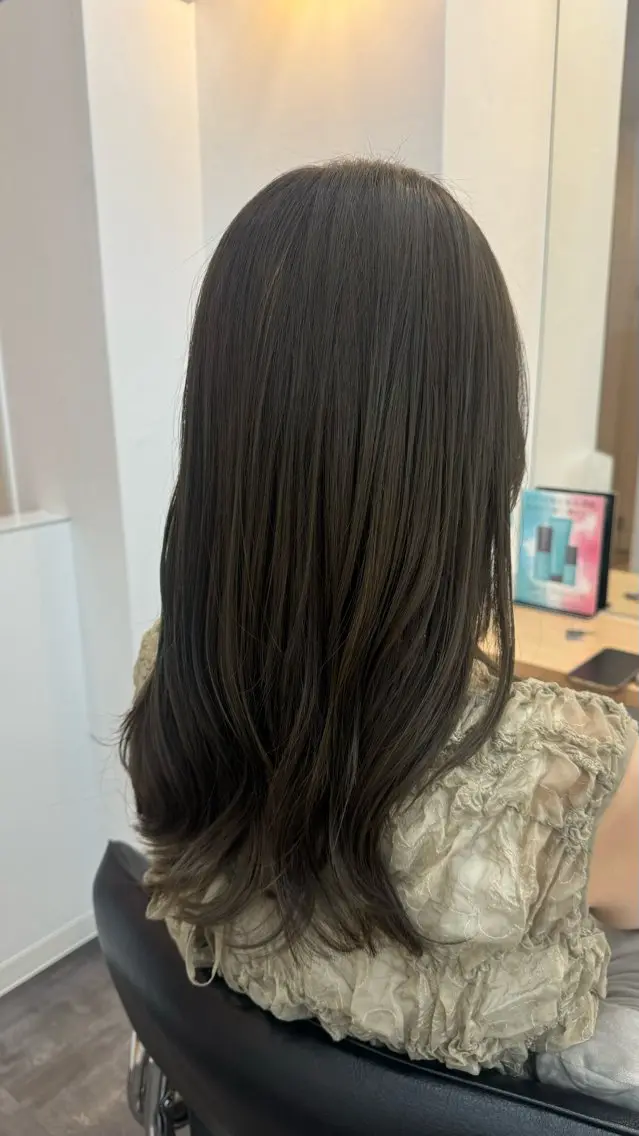 セミロング カット ヘアカラー トリートメント WISTERIA P LUS1 ikumiのヘアスタイル