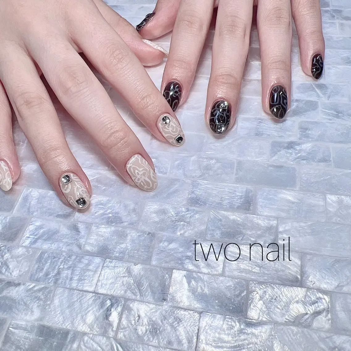 ネイル ネイルチップ ホワイト ハンドネイル two nailのネイルデザイン
