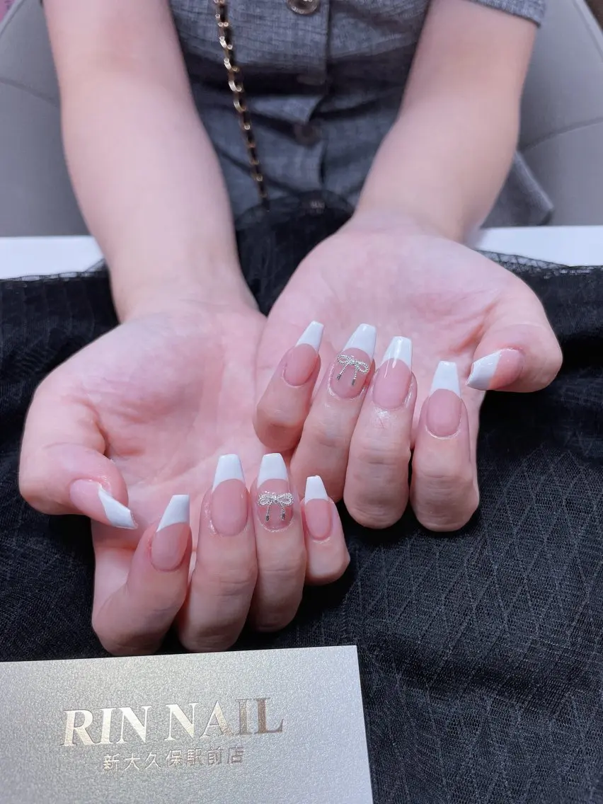 ネイル フレンチネイル ジェルネイル 韓国ネイル マグネットネイル ネイルチップ Rin Nail 新大久保店のネイルデザイン