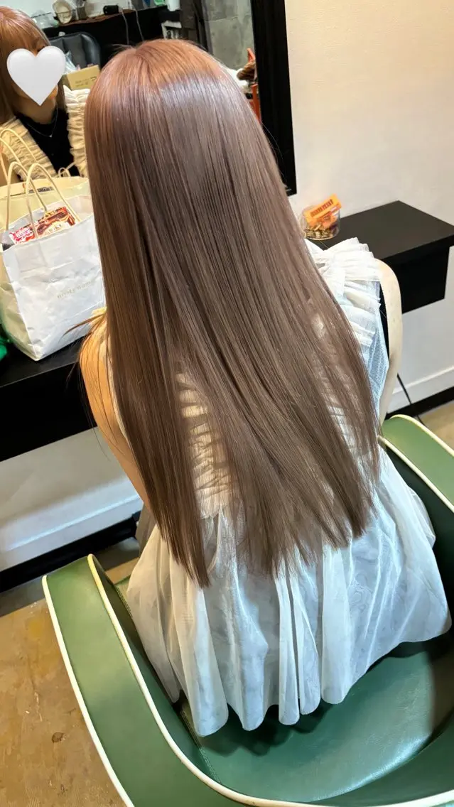 ブリーチカラー＋カット＋補修トリートメント✨️の写真