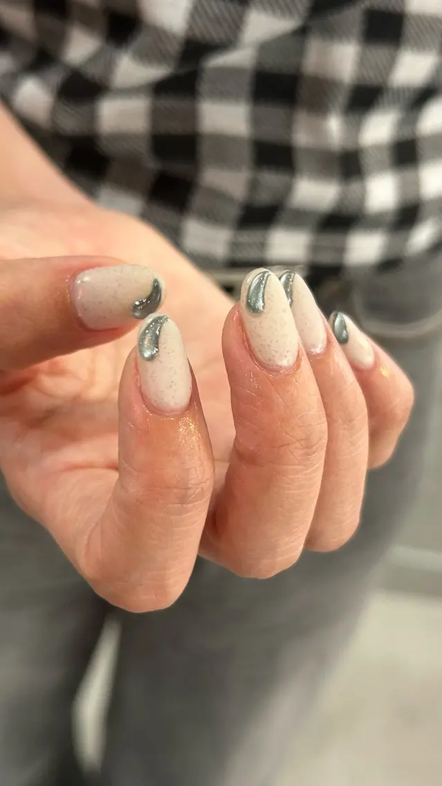 ネイル シンプルネイル née RINAのネイルデザイン