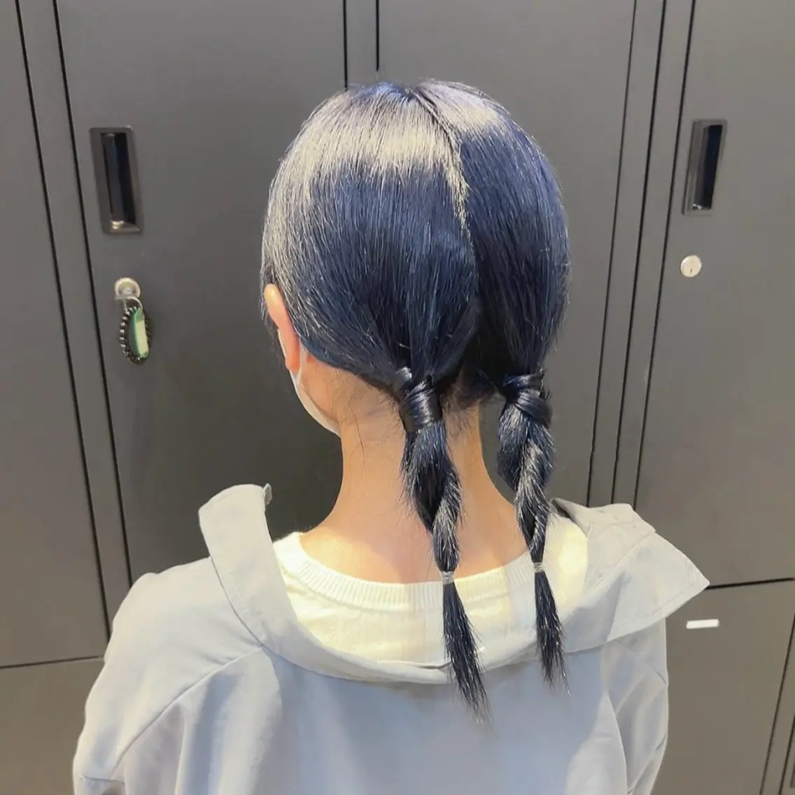 ミディアム カラー ヘアアレンジ 黒髪 ブリーチ ブルーカラー ブルーブラック ダブルカラー mei 撮影モデル募集中!のヘアスタイル