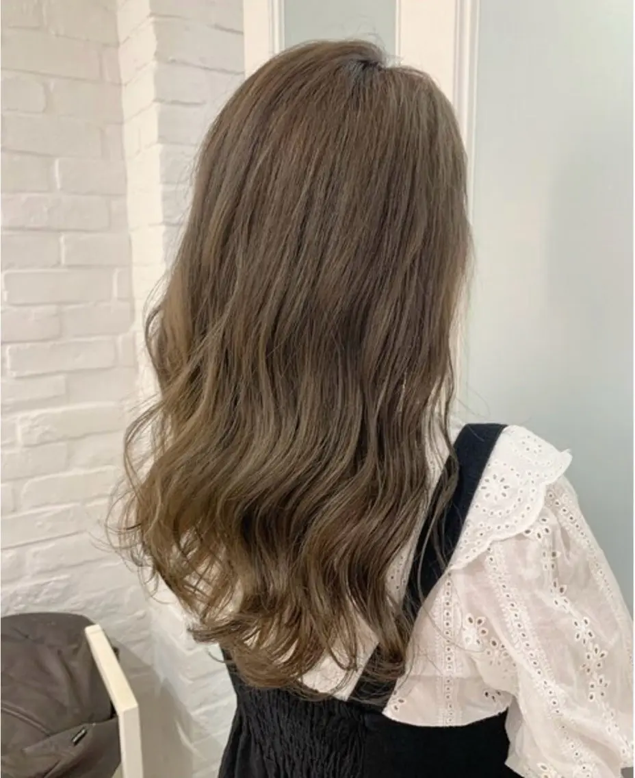 ロング カラー 貴島 由捺のヘアスタイル