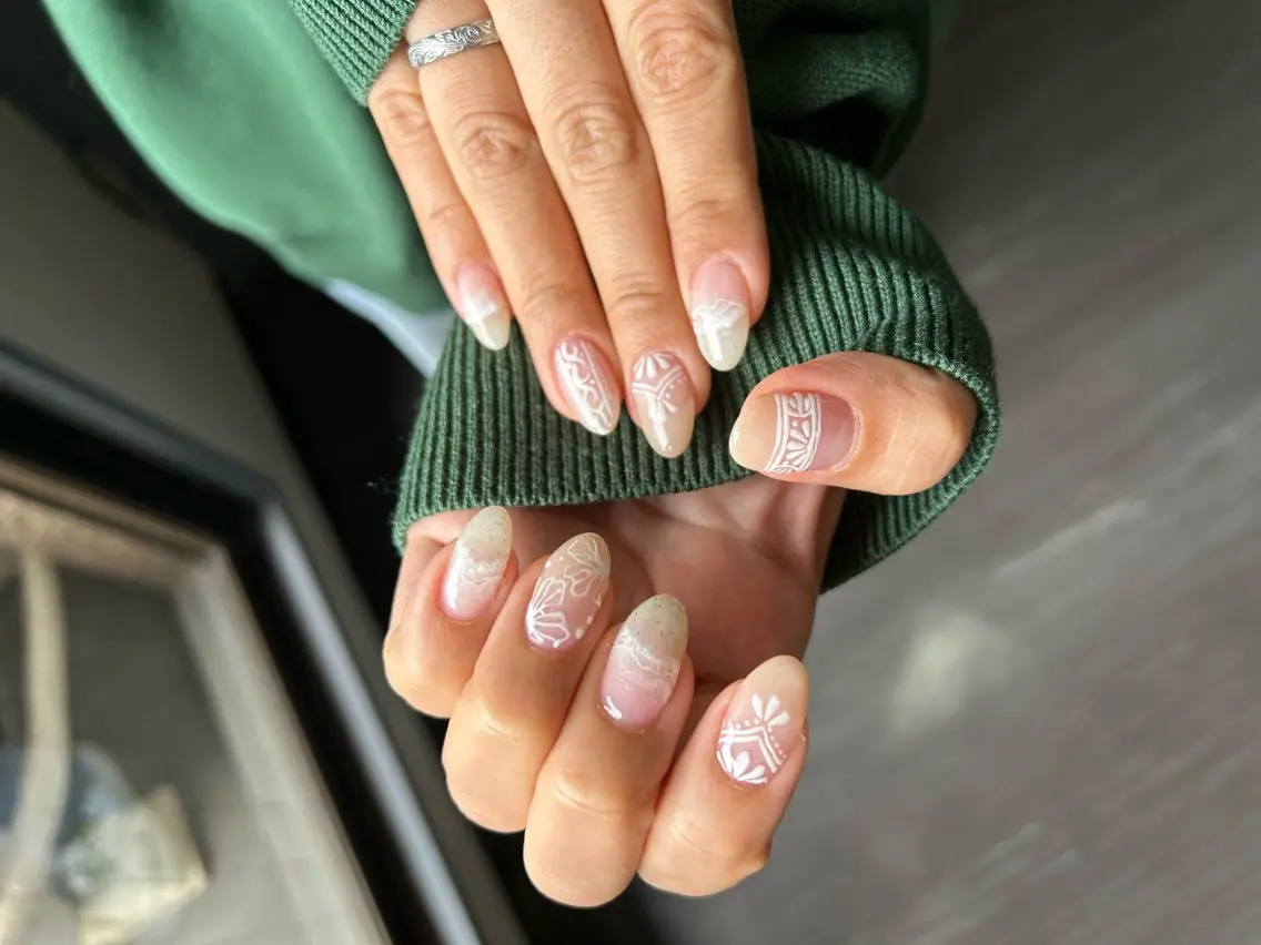 ネイル ハンドネイル フットネイル ✴︎ Delightのネイルデザイン