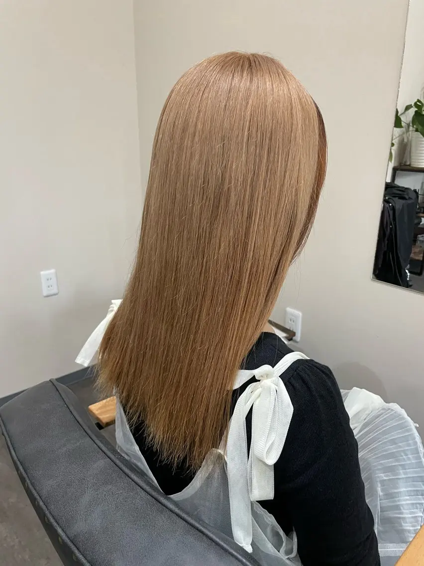 セミロング カラー ミストバング ベージュカラー ブリーチ  フェイスフレーミング ミルクティーベージュ 𓍯 Riho𓍯のヘアスタイル