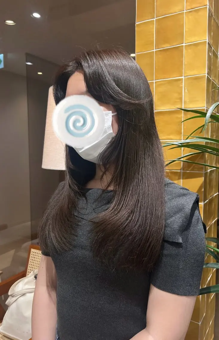 ロング カラー ブラウンカラー チョコレートブラウン 顔周りカット レイヤーカット カット ヘアカラー トリートメント ﾚｲﾔｰ🩵透明感 ೀユイ🌙のヘアスタイル