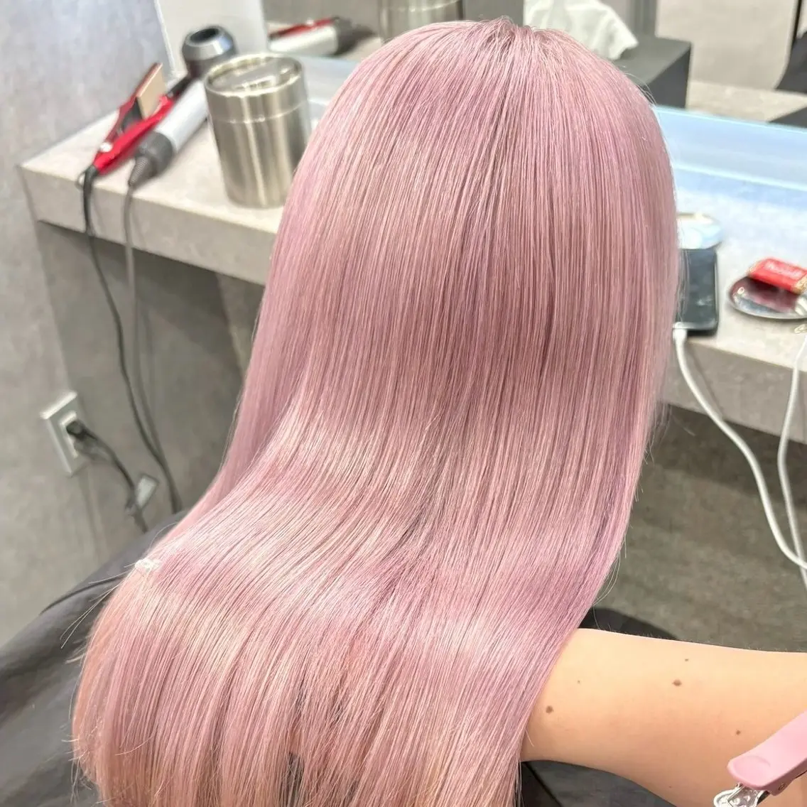 カラー ピンクカラー Yoshiいろあそび 八王子/ハイトーンのヘアスタイル
