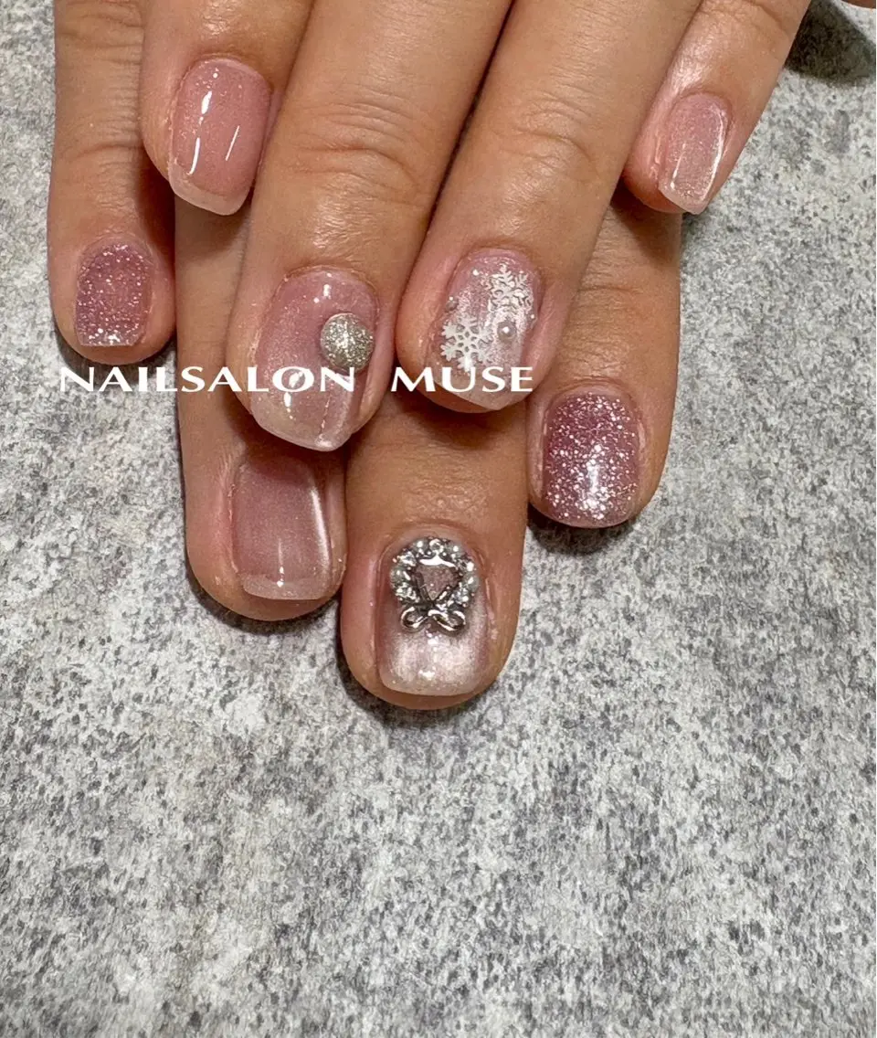 ネイル マグネットネイル ピンク 冬ネイル クリスマス Nail Salon MUSE Taeのネイルデザイン