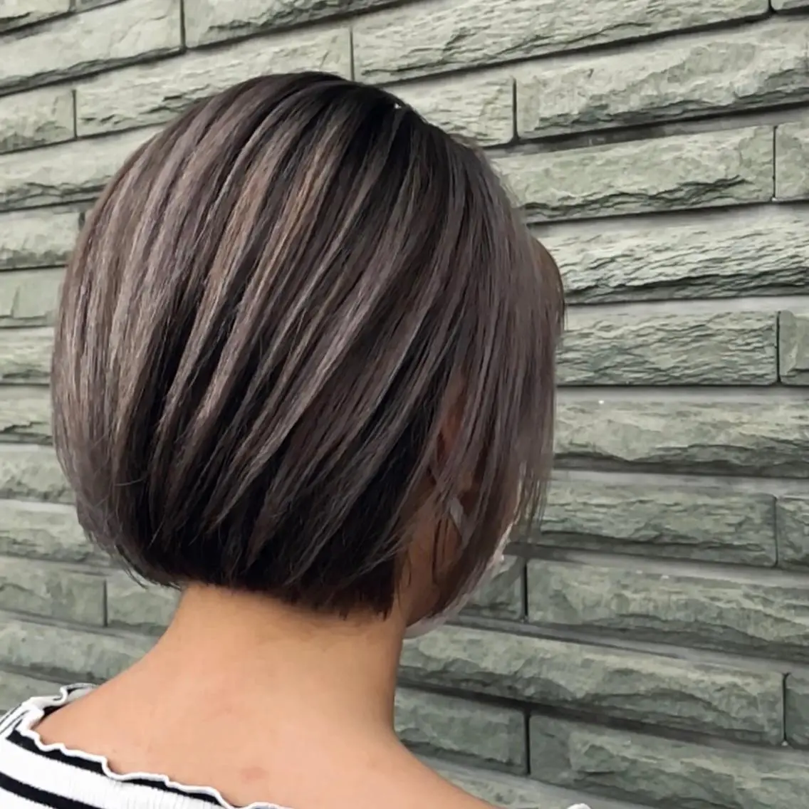 ショート カラー ヘアアレンジ ショートボブ シールエクステ バレイヤージュ デザインカラー ハイライトカラー アンドウ ユウ/ レイヤーカット/韓国のヘアスタイル