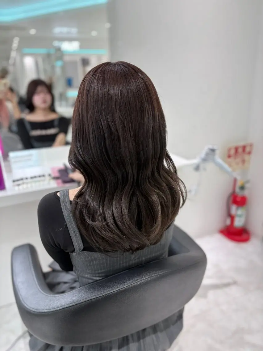 ロング カラー ヘアカラー トリートメント 盛れる上質ワンホン ヘア🤍YUME🤍のヘアスタイル